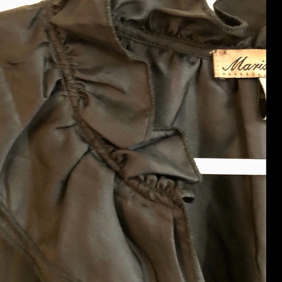 Black Ruffle Collar Button-down Top - Picture 3 of 4